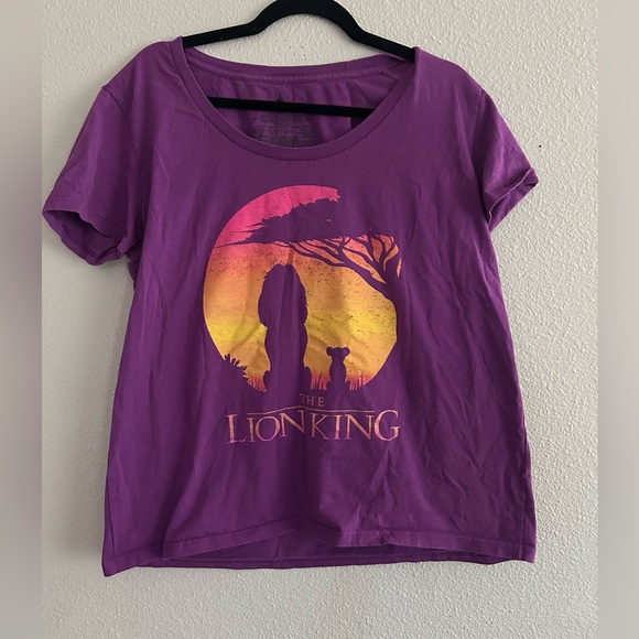 Disney Tops - Disney Store Women’s XL The Lion King Purple Tee Mufasa Simba